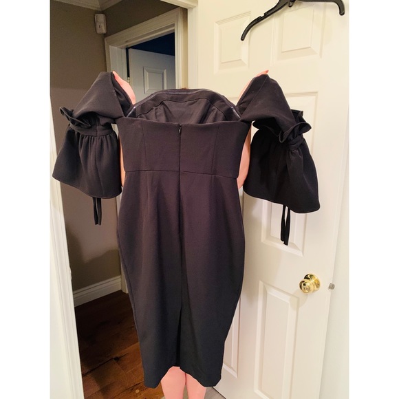 TALULAH SHEATH DRESS Off The Shoulder Style - Picture 6 of 8